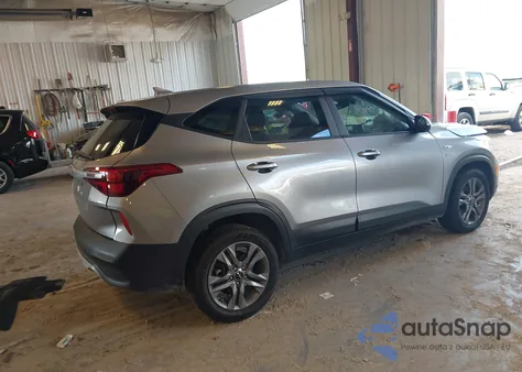 2022 Kia Seltos Lx z USA, uszkodzony, nr VIN KNDEPCAA7N7308193